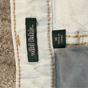 White ripped jeans (good condition) size:00